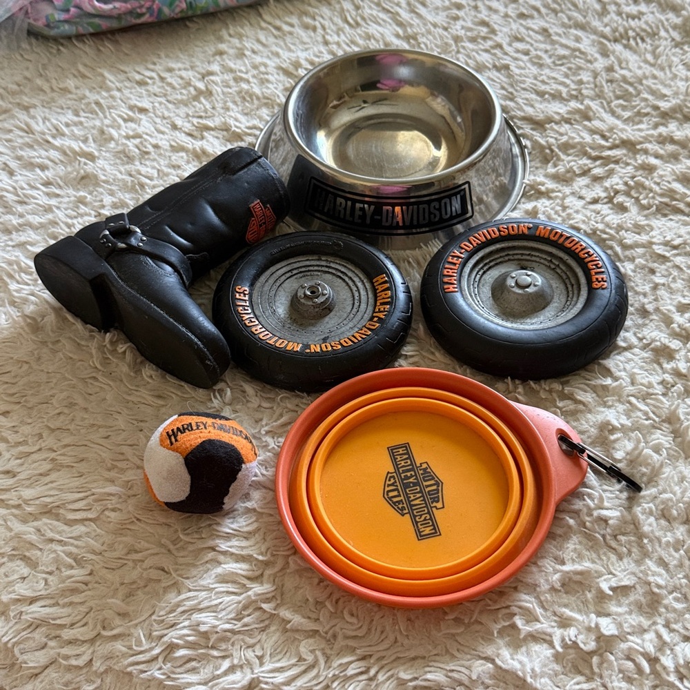 Harley-Davidson Black and Silver Pet Bowl Set